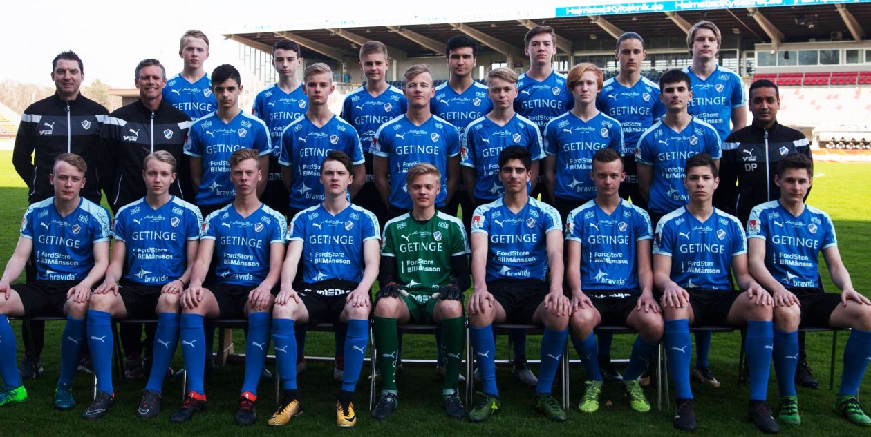 U uni eshagiga solib qoydi Yigitlar veb-kamerada qollarini korsatishadi